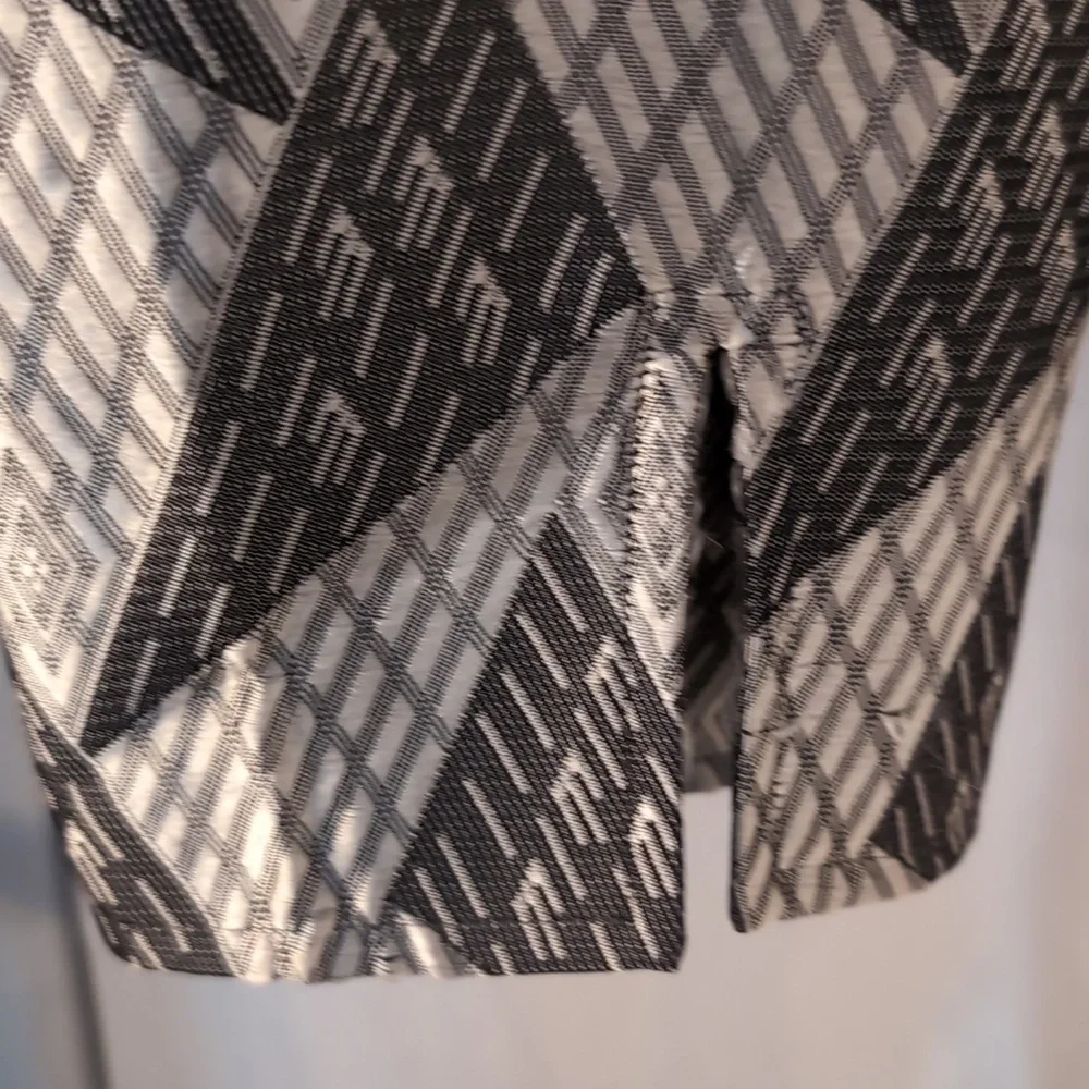 Jones New York Women's Vintage Black and Gold Geometric Blazer‎ Short